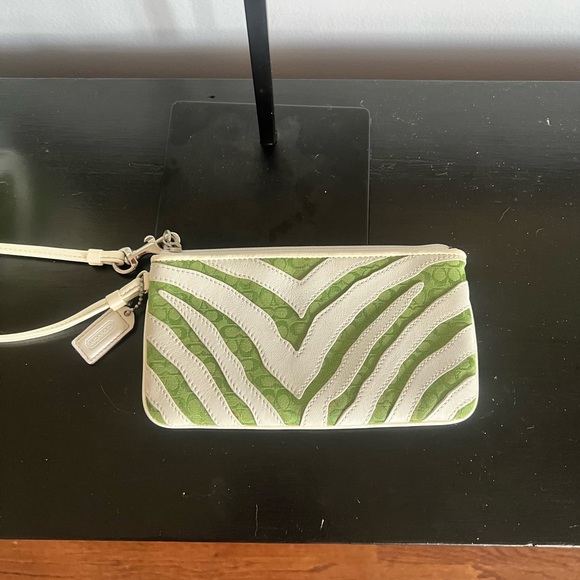 Coach Green and White Zebra Tote Bag with Matching Wristlet - Picture 10 of 15